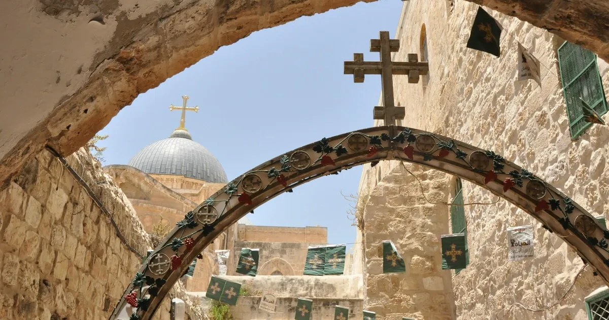 A private guide with a family in the Jewish Quarter Cardo on a private Jerusalem Old City tour